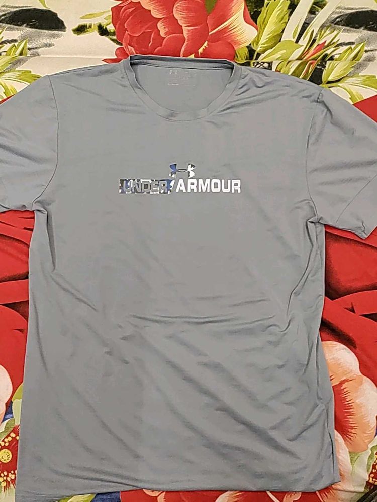 Under Armour Athletic T-Shirt