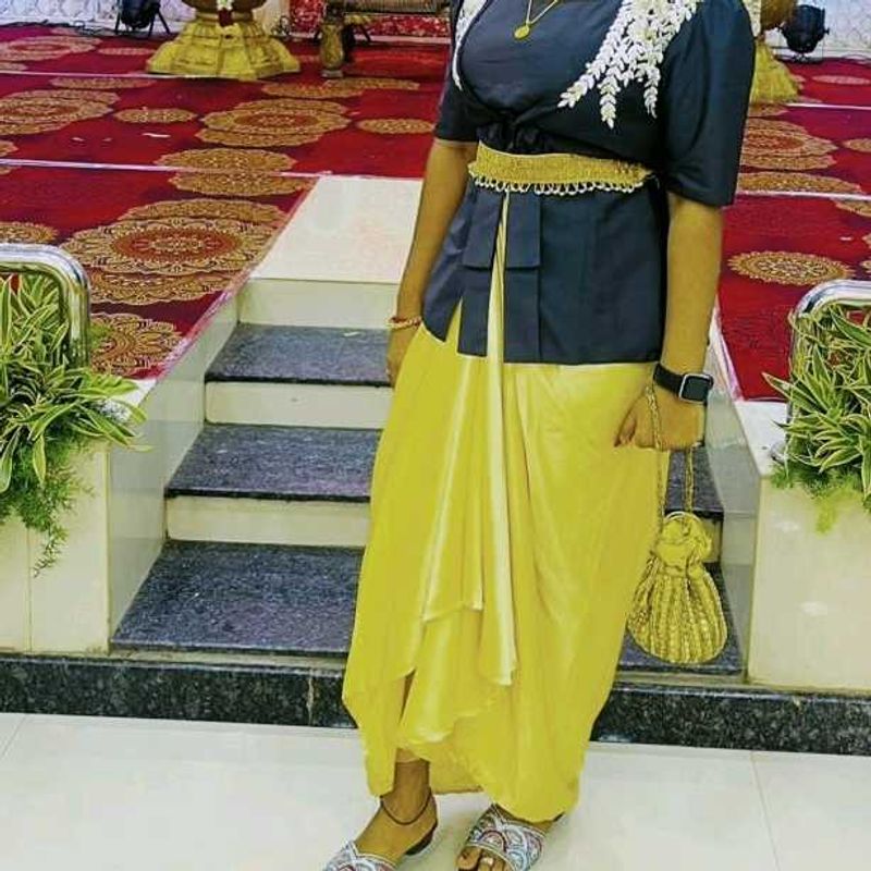 Stylish Black &amp; Golden Set