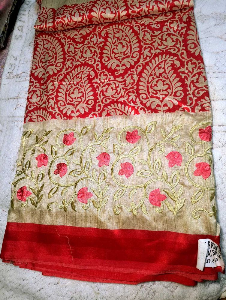 RED 🍒 AND BEIGH FLORAL SAREE