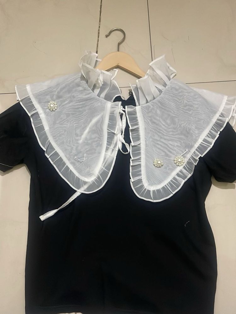 Detachable Ruffle Collar