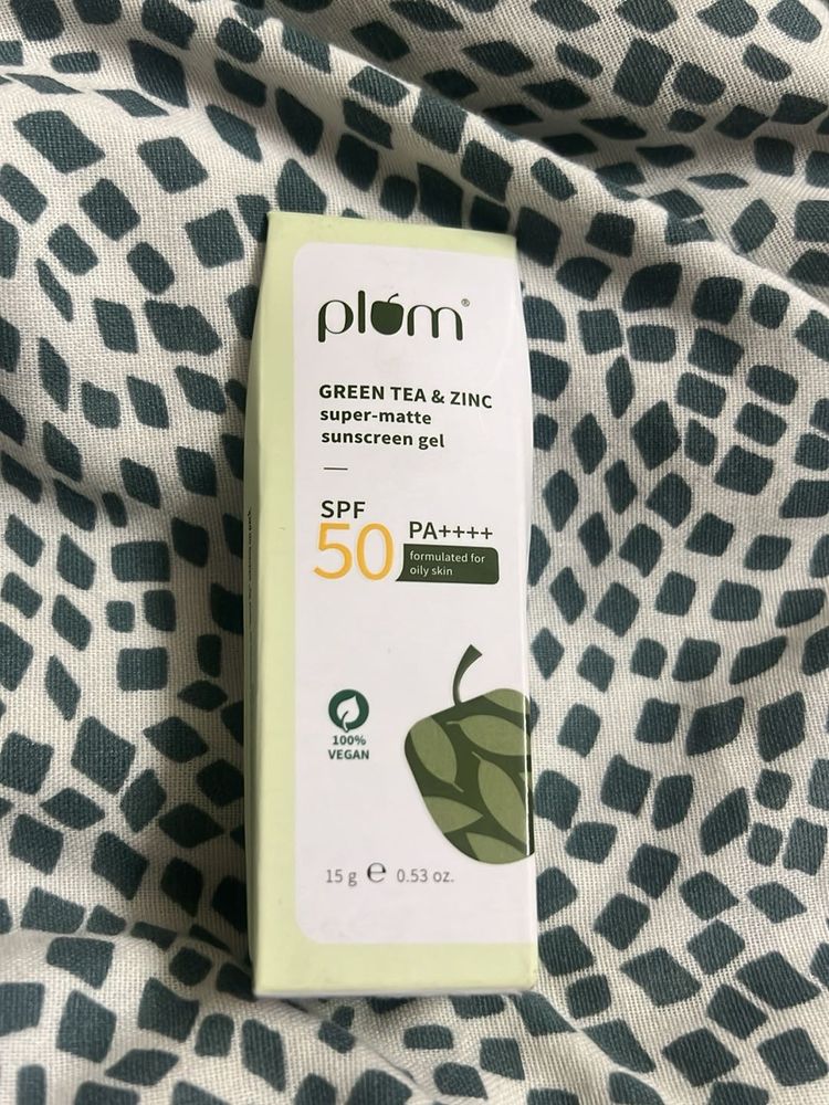 Sealed Plum Supermatte Sunscreen Gel Spf50