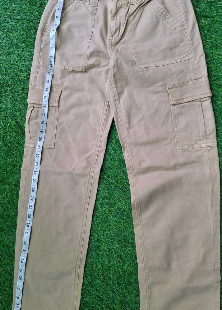 American Eagle women cargo