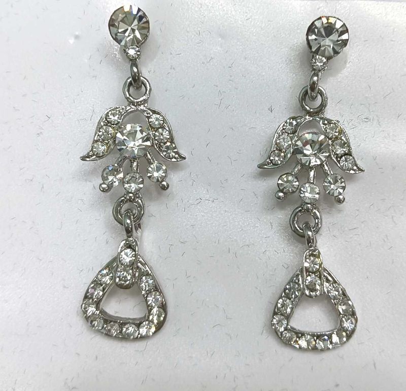 Dangling Rhinestone Earrings