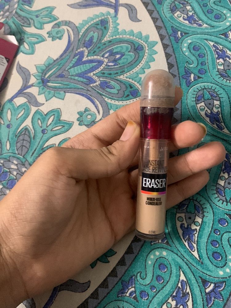 Maybelline Concealer In Shade 130 Medium