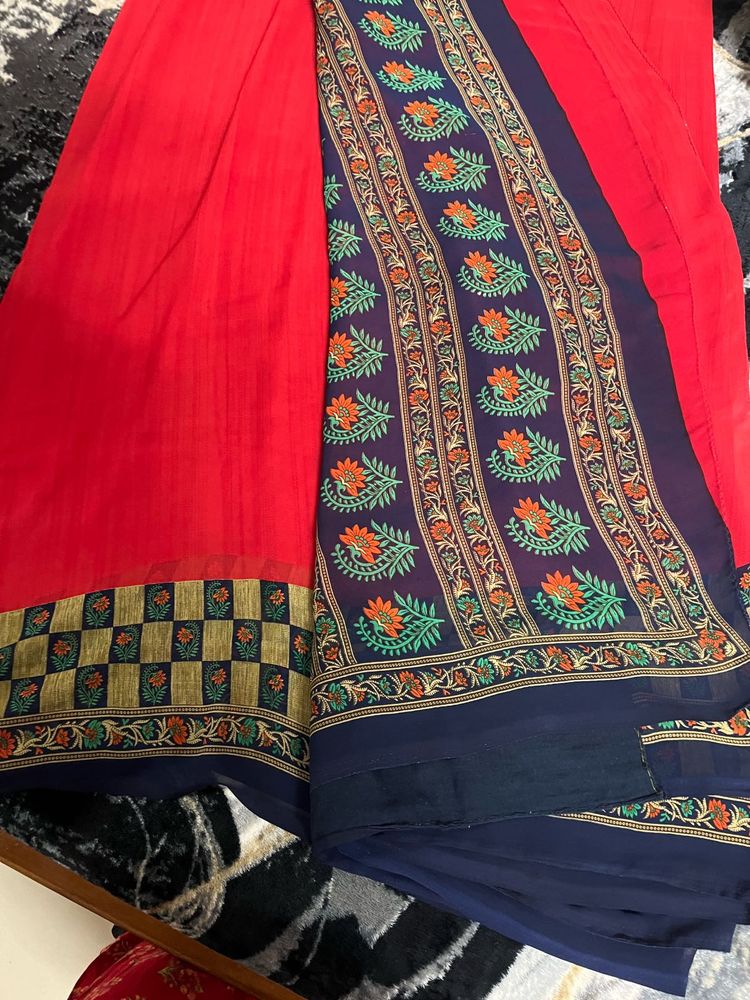 Red &amp; Blue Printed Saree