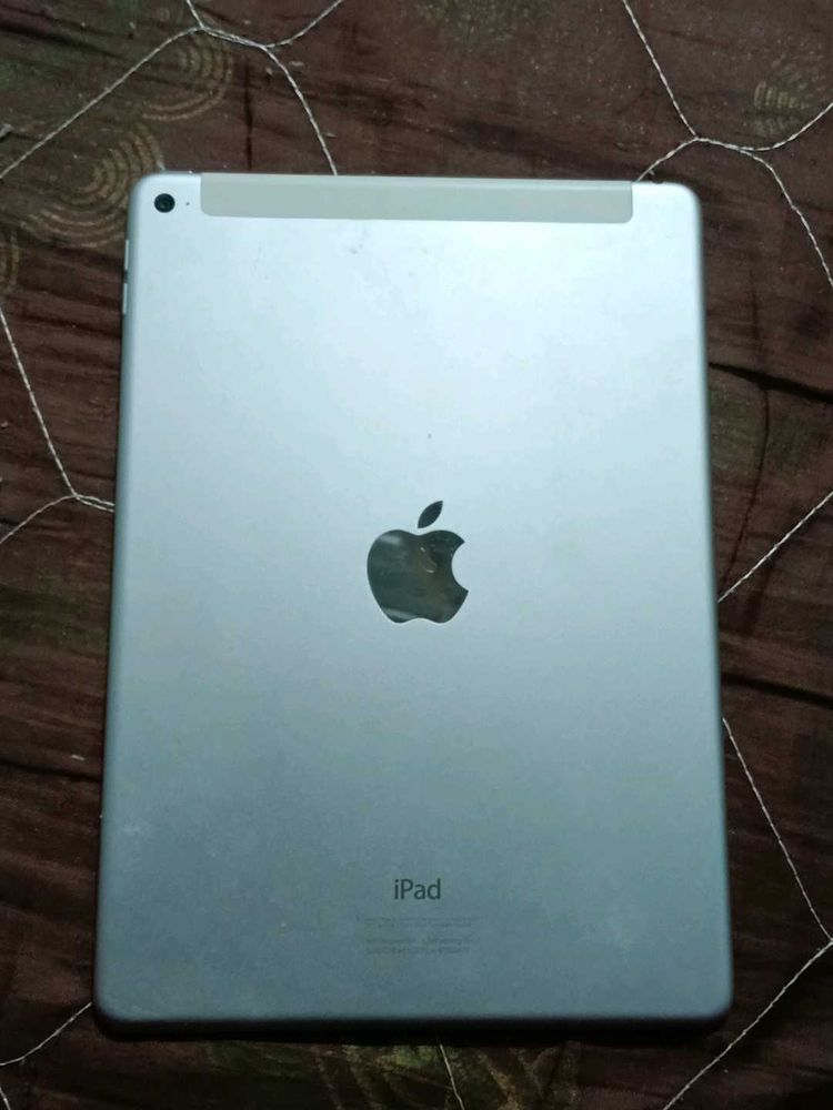 ipad  A1567 - absolutely perfect condition