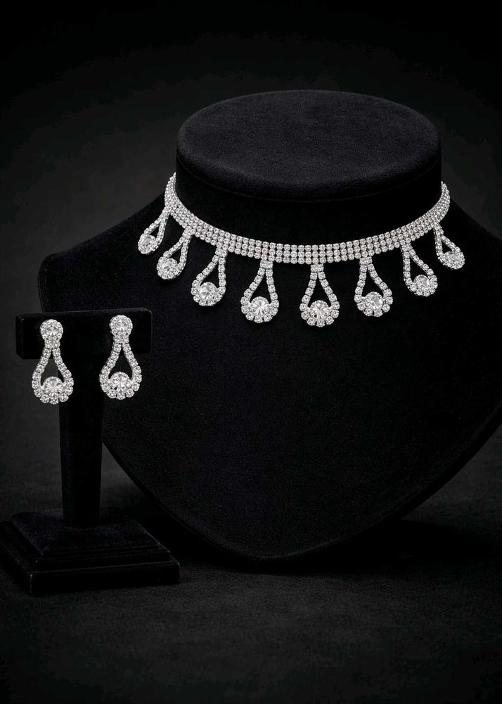 Elegant Rhinestone Choker &amp; Earring Set