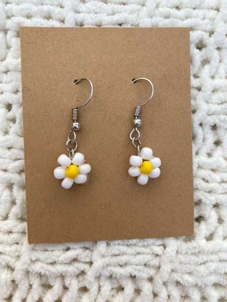 Daisy Beaded Earrings