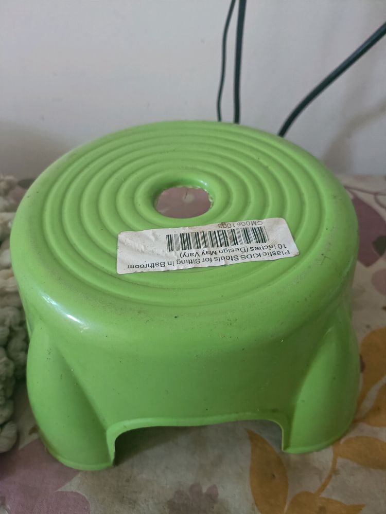 Kids Stool With  Gift 2 Bangles