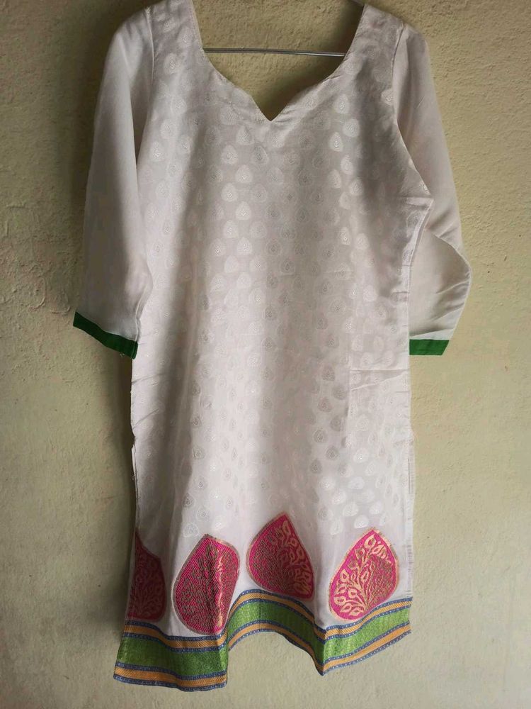 White Embroidered Kurta