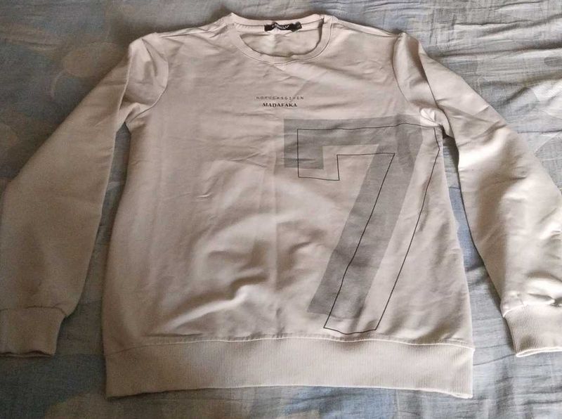 Stylish Graphic Sweatshirt