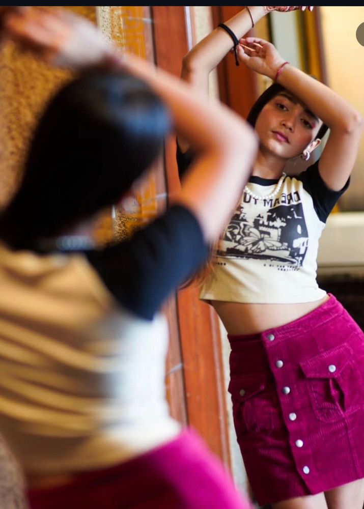 graphic printed || Trendy LA Girl Crop Top forWome