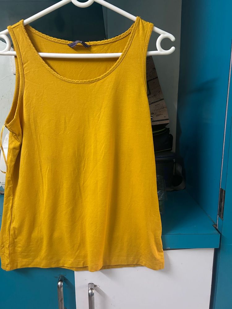 Mustard tank top - S