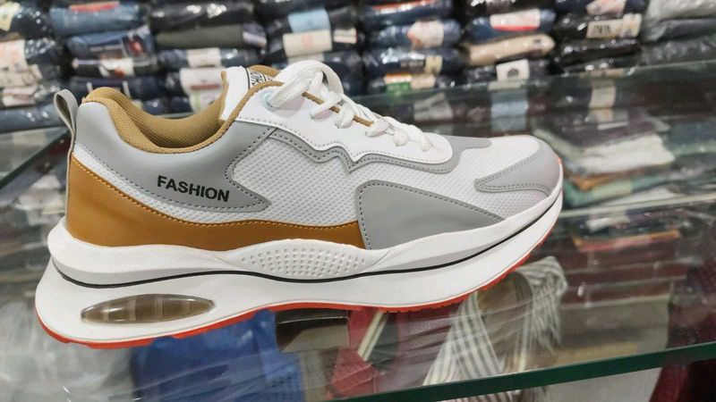 New Fashionable Footwear