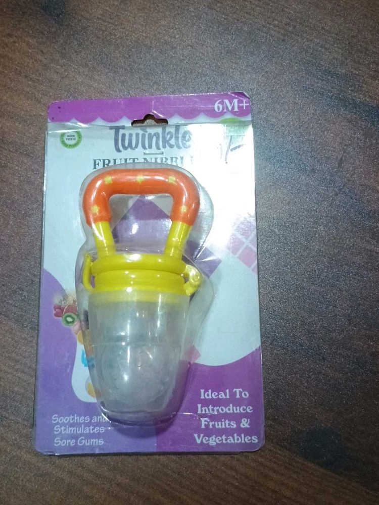 Kids Tether And Fruits Nibbler