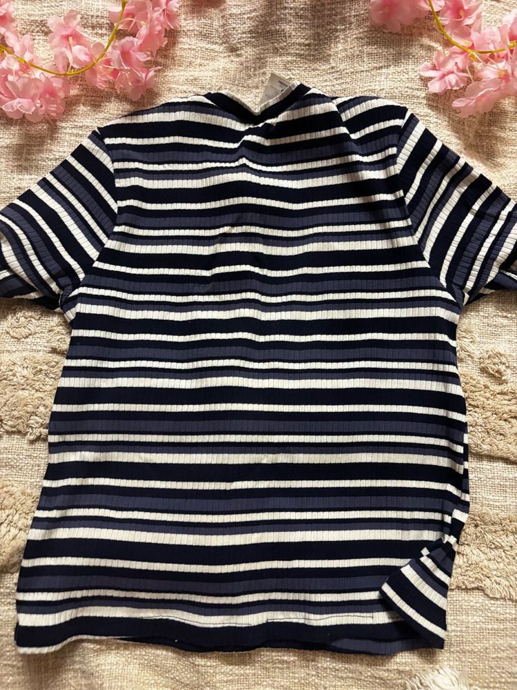 Striped Women&#39;s Top