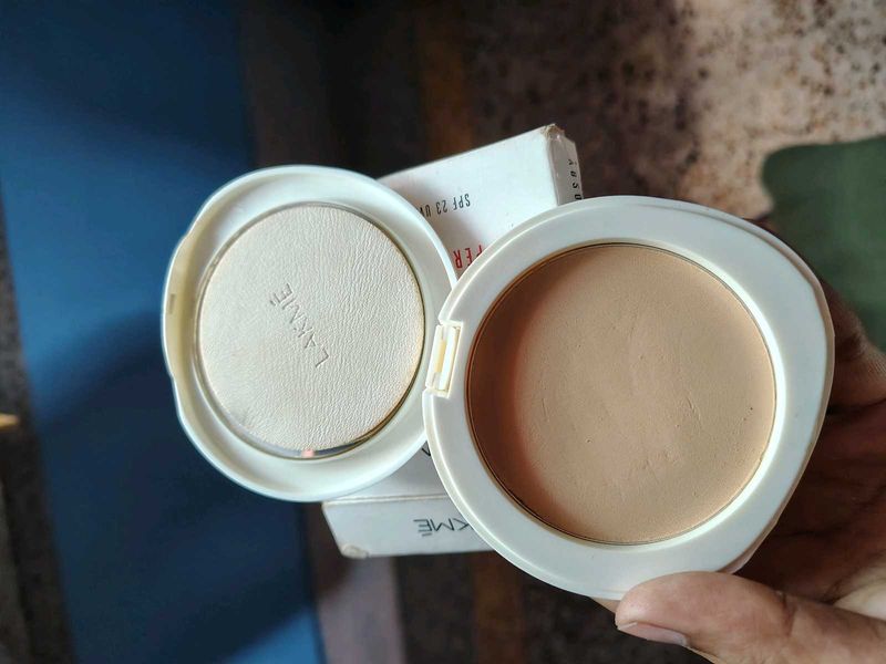 Lakme Compact