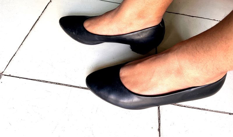 Black classy formal light heels