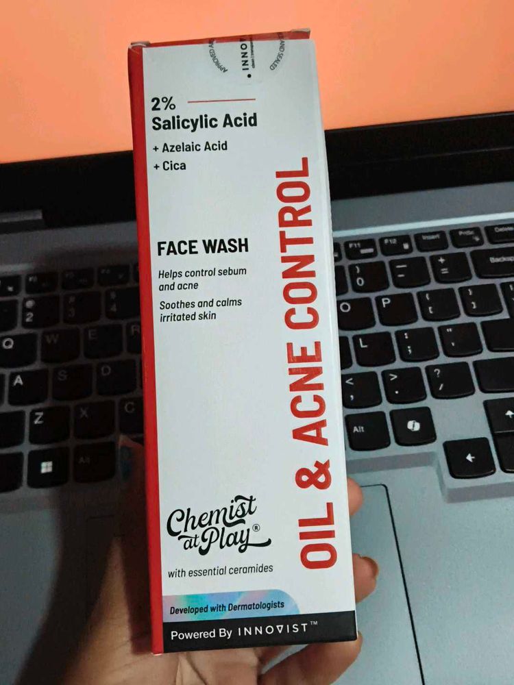 Chemist at Play Face Wash