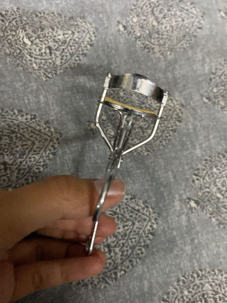 eyelash curler