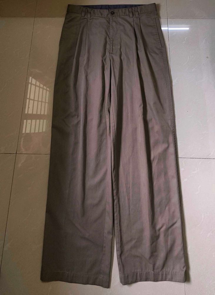 Men&#39;s Pleated Khaki Chinos