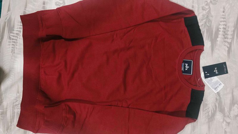 Parx brand new Red sweatshirt. size M