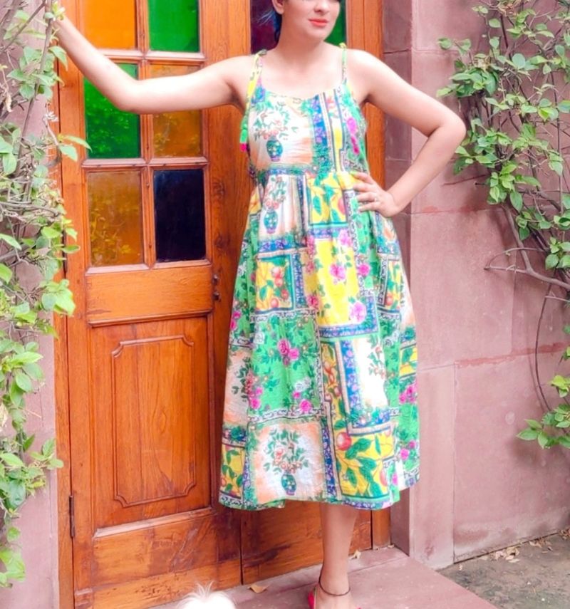 Sangria Green Ethnic Motifs Tie Up Neck Dress