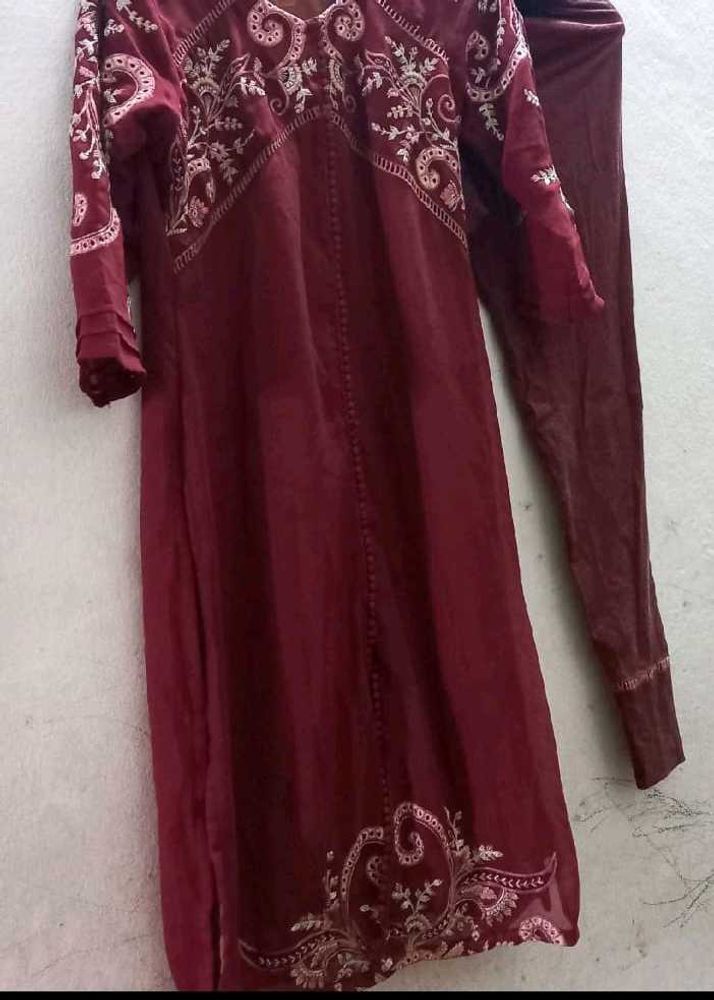pakistani Embroidered Kurta Set
