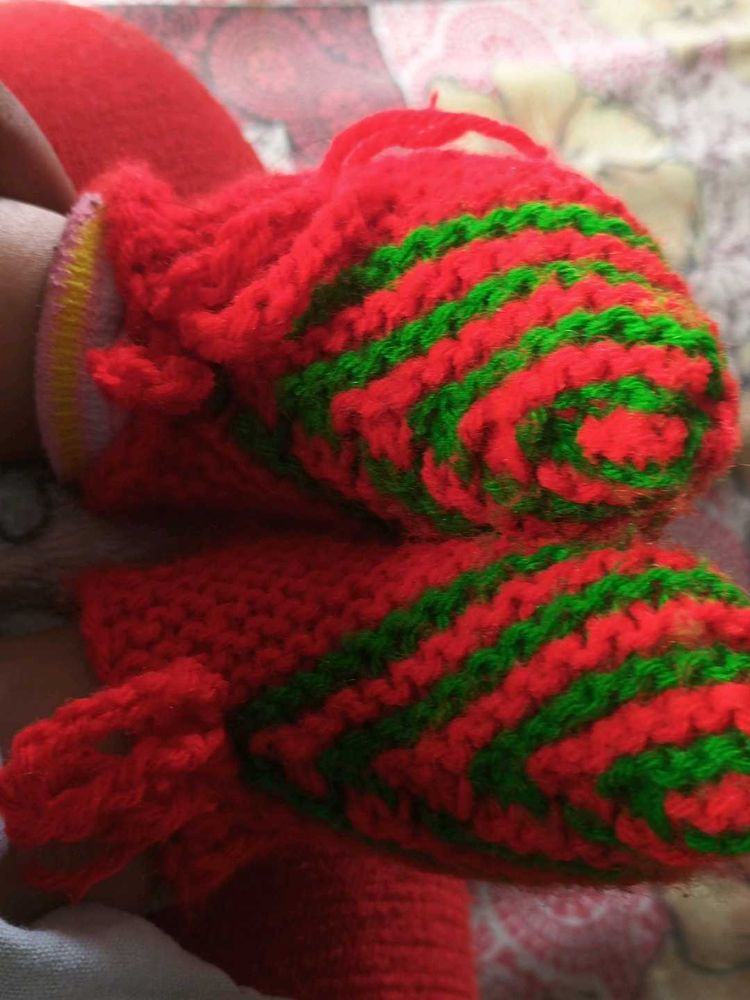 Red &amp; Green Knitted Baby Booties