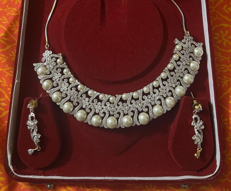 Pearl Necklace And Earing Beautiful Peice