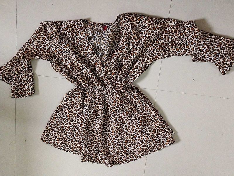 Clearance Scale Price Drop Beautiful Peplum Top