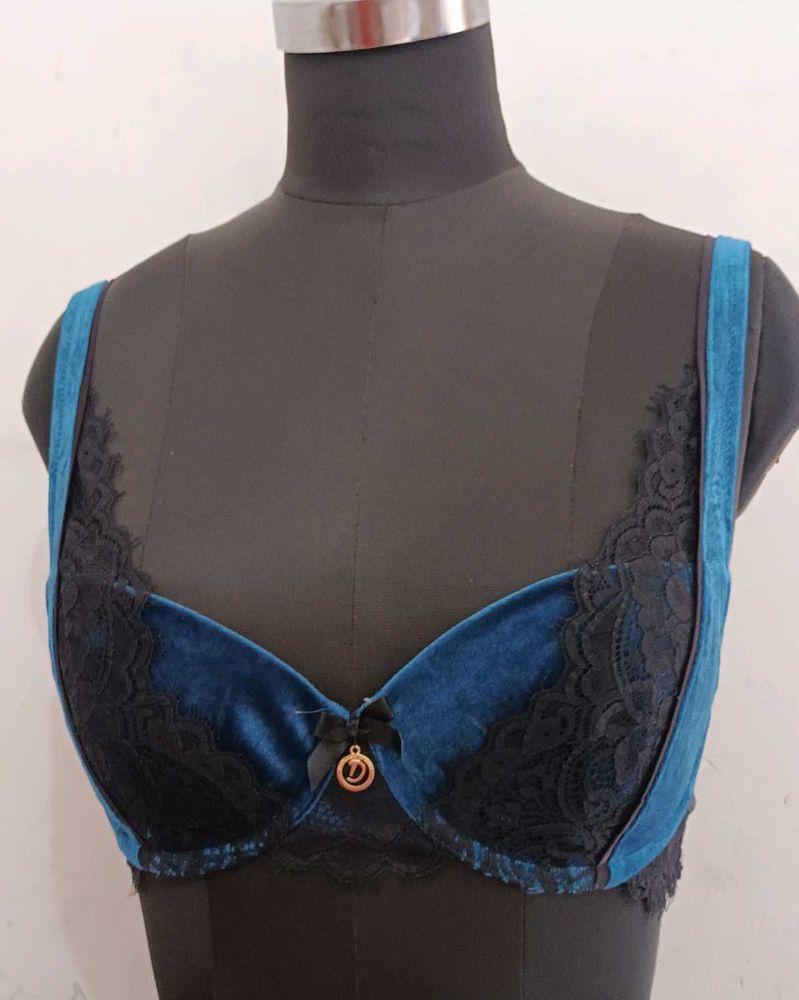 Branded Padded Velvet Bra..32D