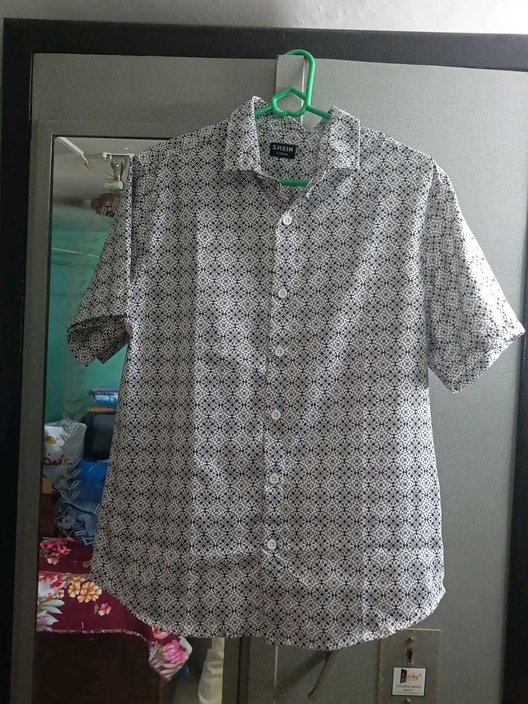 Patterned Short Sleeve Shirt