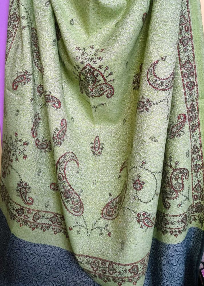 Beautiful Shawl/Stall