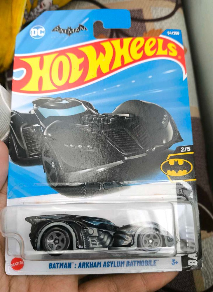 Hot Wheels Batman - Arkham Asylum Batmobile