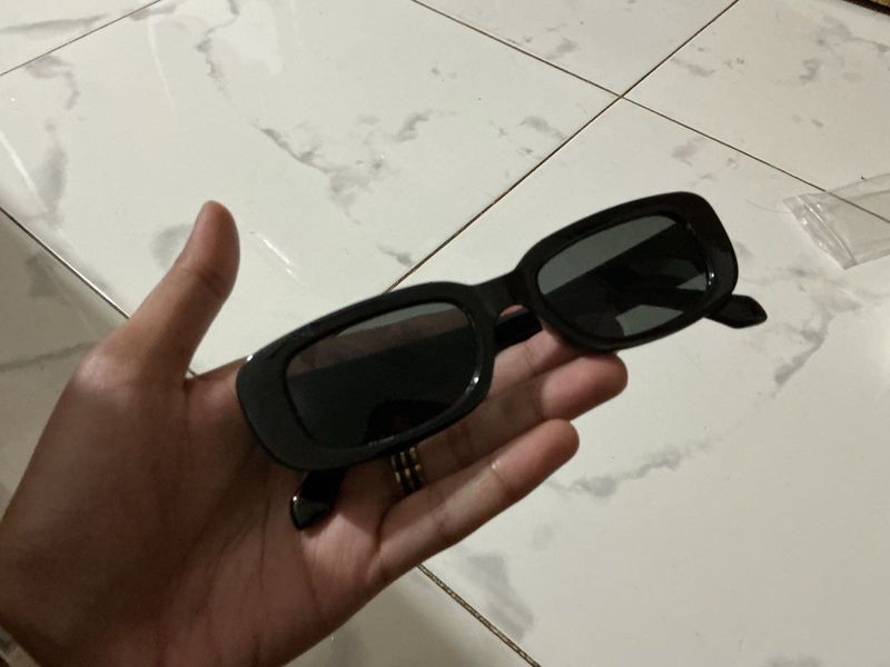 Black Rectangle Sunglasses