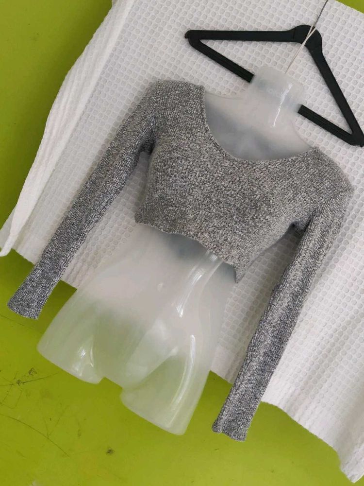 Gray Long Sleeve Crop Top