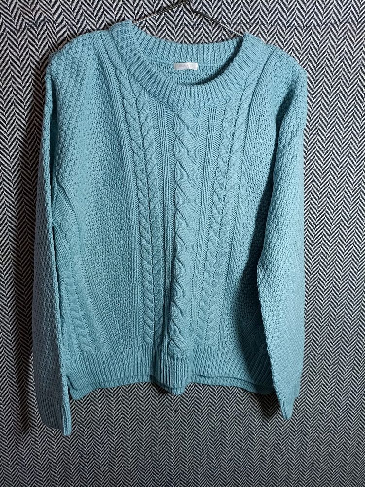 On Sale - Winter Swearshirt Colour May Vary