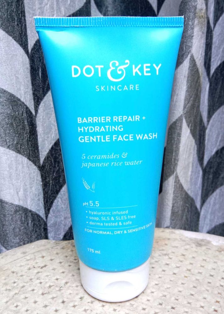 Dot &amp; Key Face Wash