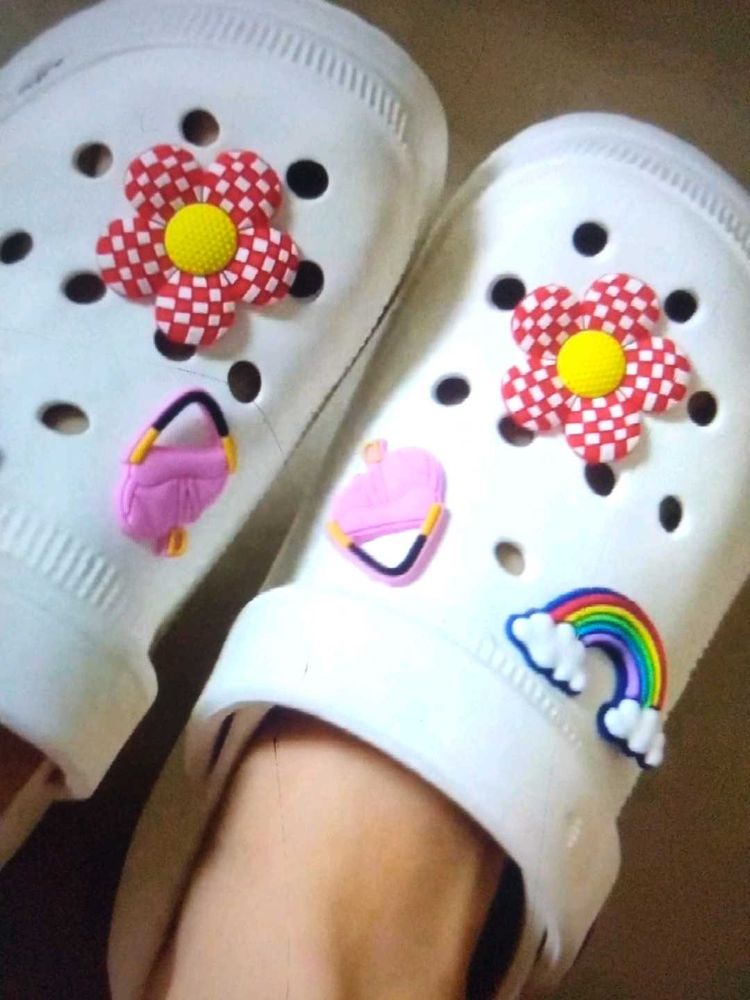 Crocs in 200