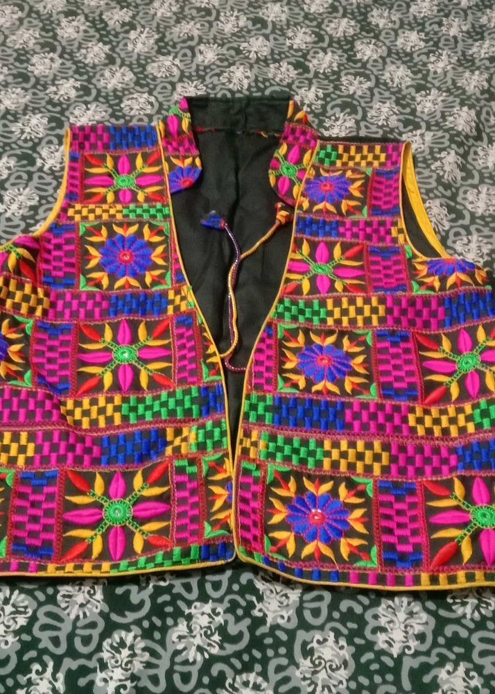 Embroidered Sleeveless Jacket