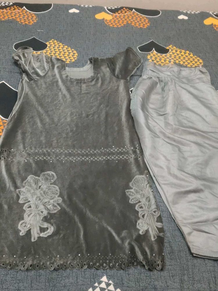 Grey Velvet Kurta Set