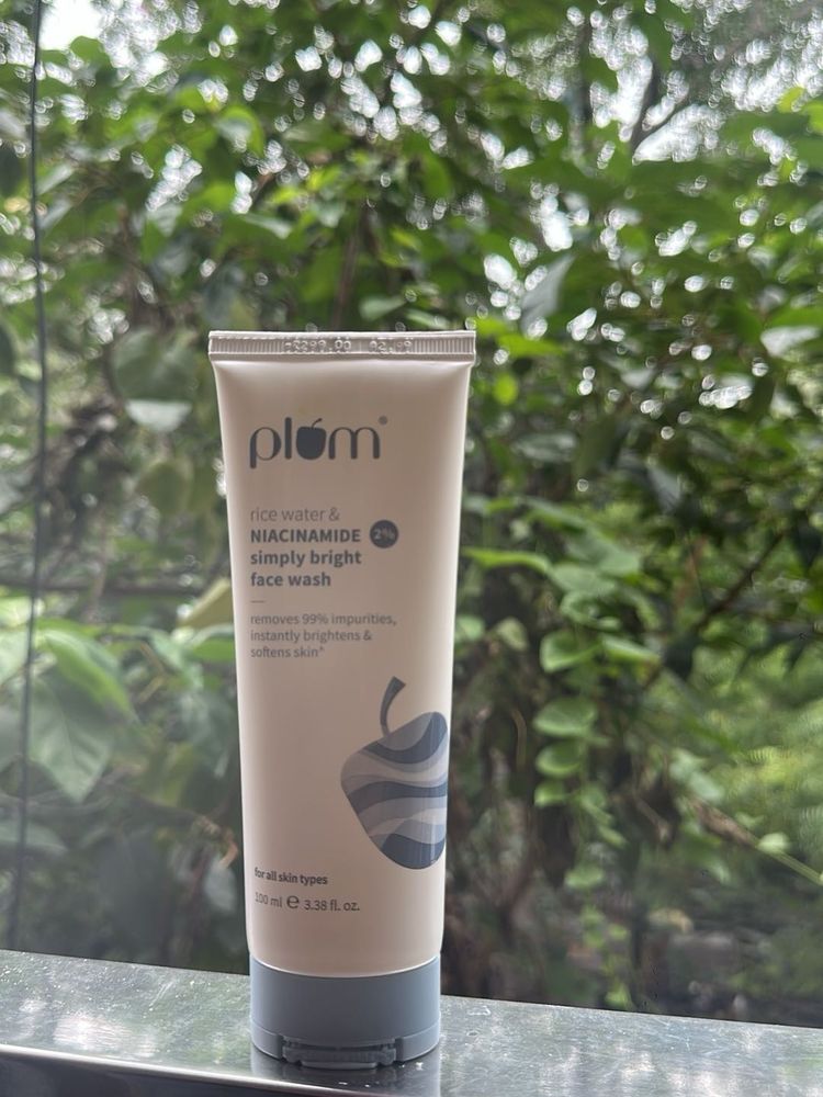 PLUM RICE WATER &amp; NIACINAMIDE BRIGHT FACE WASH
