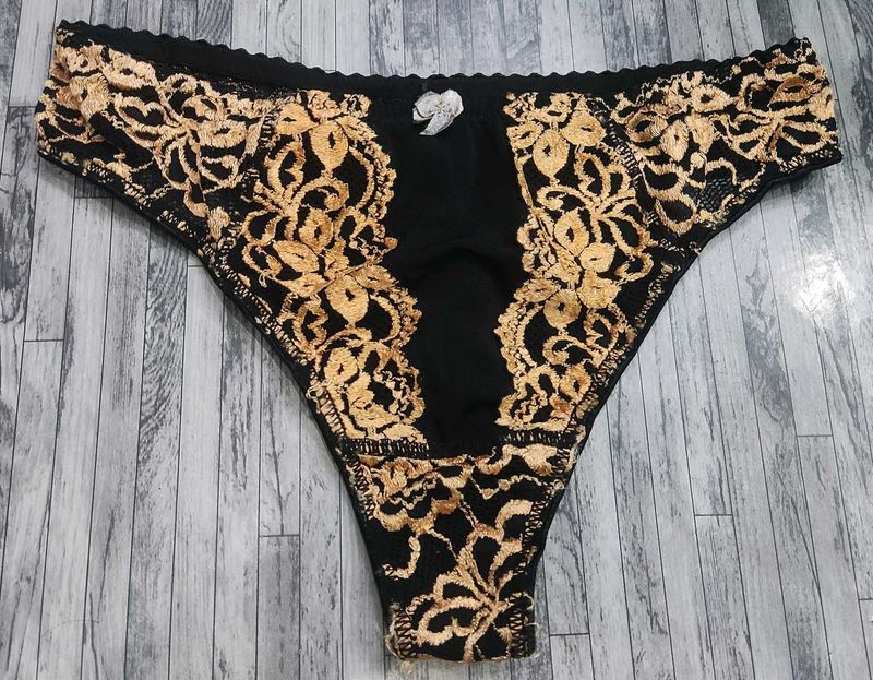 30 size embroidery look 🧡