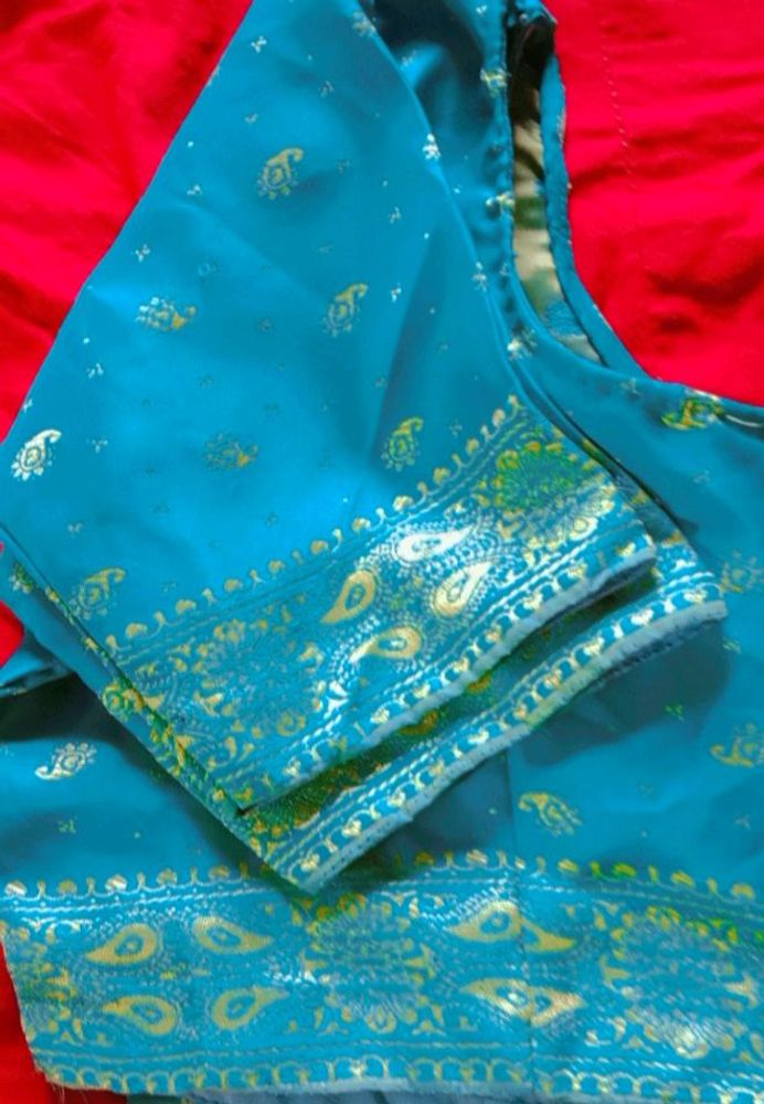 combo of silk blouse and green kurti