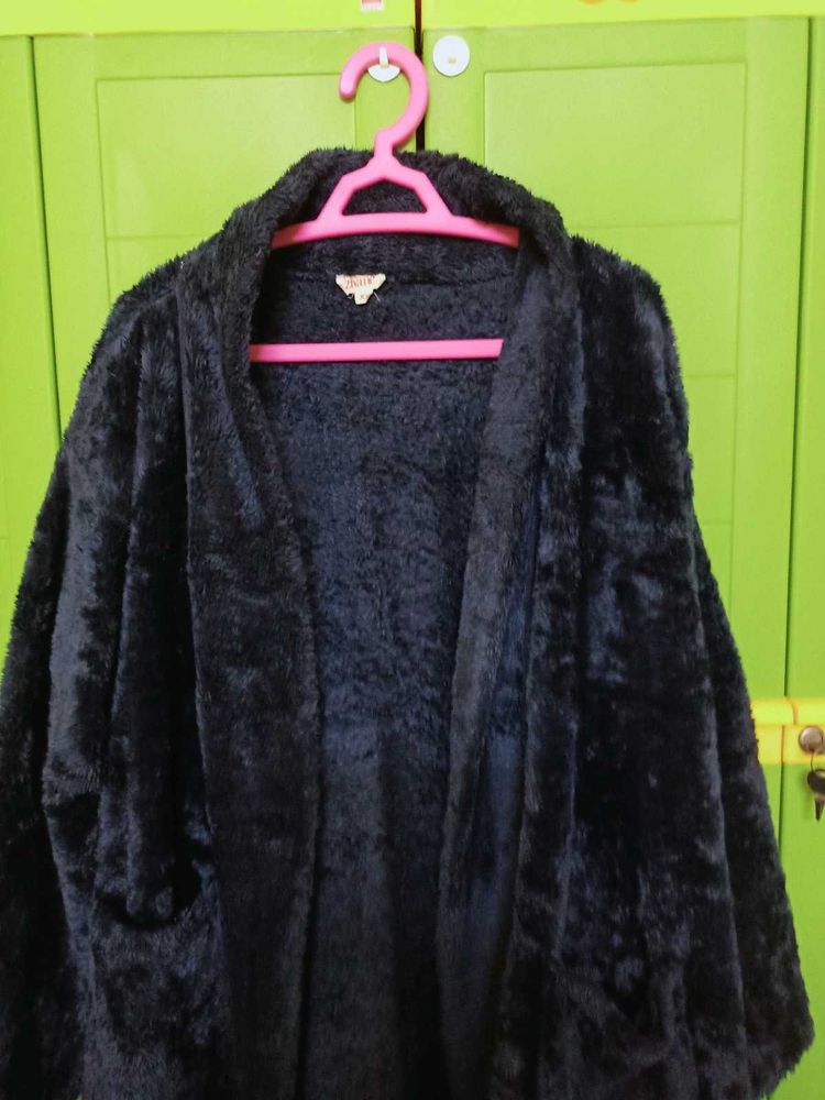 🎇Gorgeous Cozy Fuzzy Blue Shrug🎆