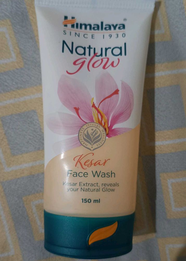 Himalaya Natural Glow Face Wash