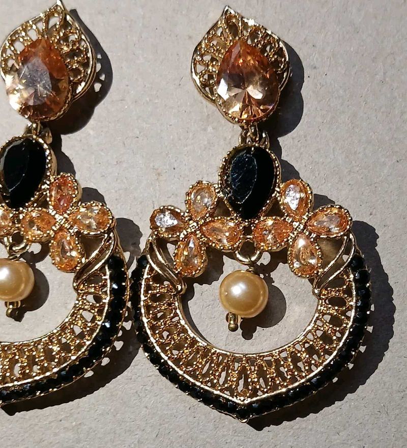 ⚜️Golden Jhumka⚜️(Earrings)