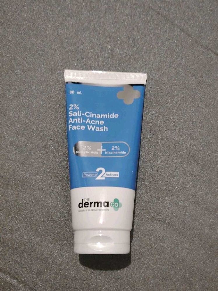 The Derma Co. Face Wash And Smart Watch Combo