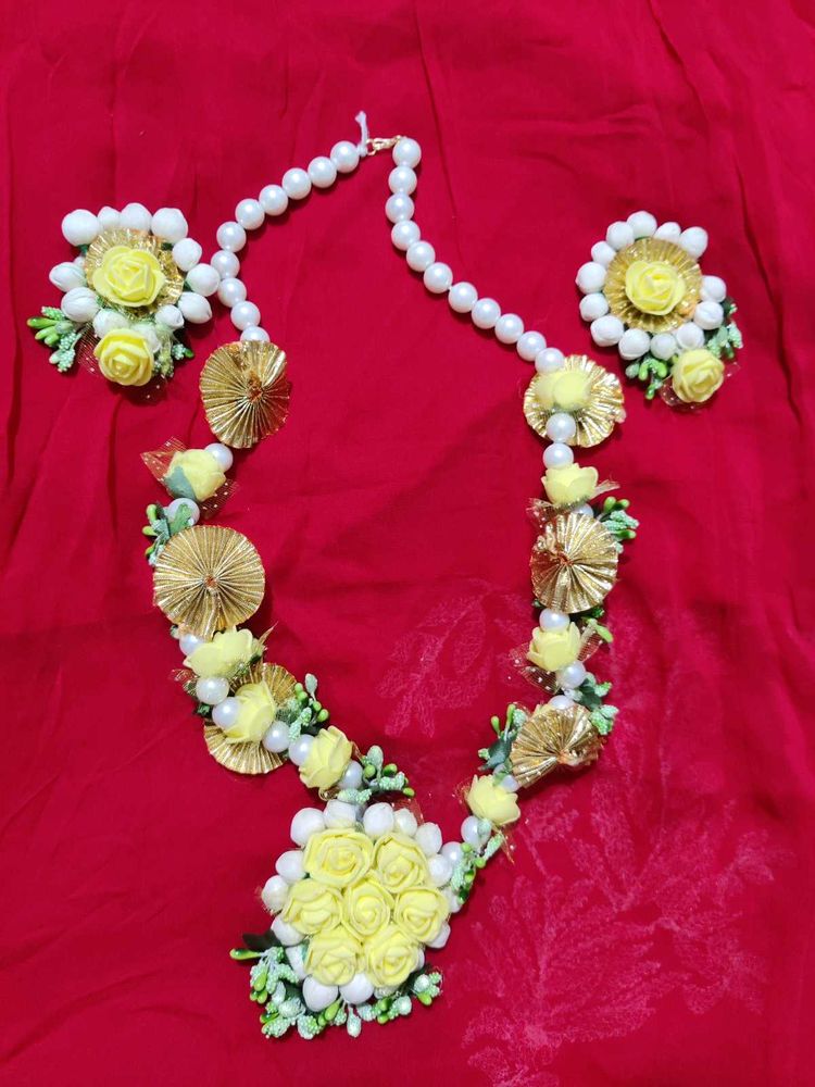 Unused Flower Jewellery Set